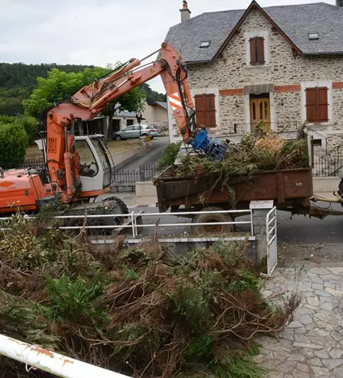 Ponty compost environnement : Collecte de déchets verts et bois