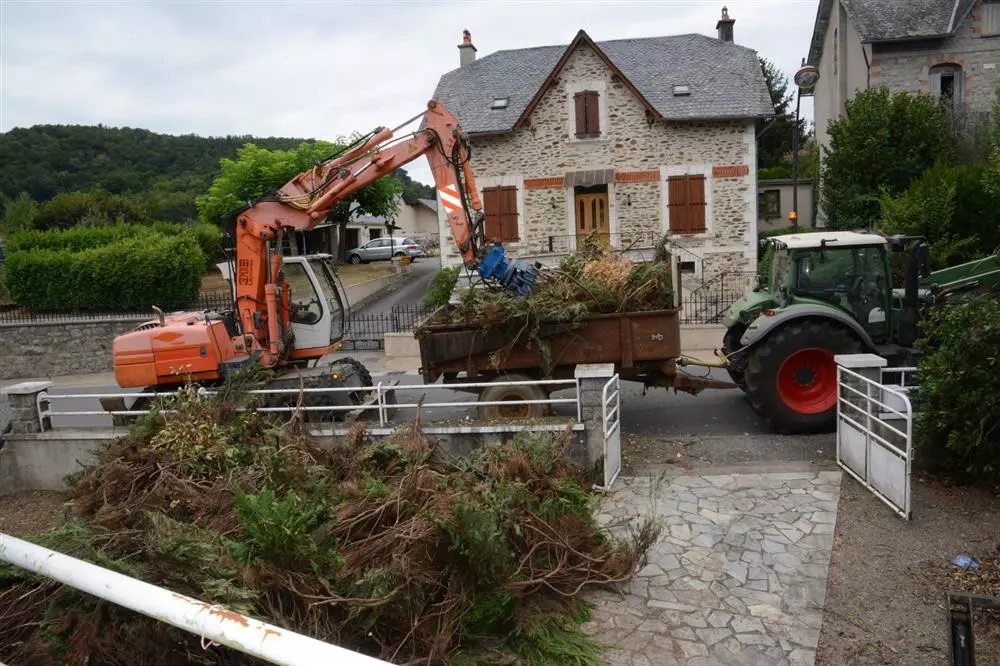 Ponty compost environnement : Collecte de dechets verts et bois